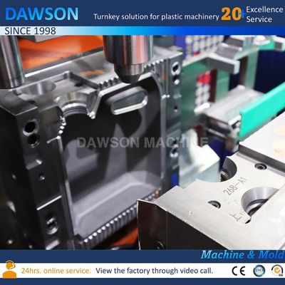 Машина для выдувного формования канистр объемом 5 литров