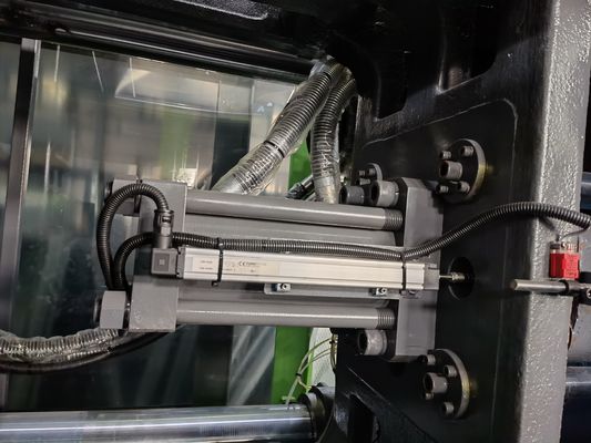 Машины для формования пластиковыми инжекциями мощностью 160 МПа